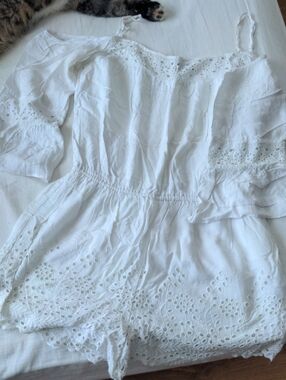 American Eagle Rayon Cotton Eyelet Romper Size Medium